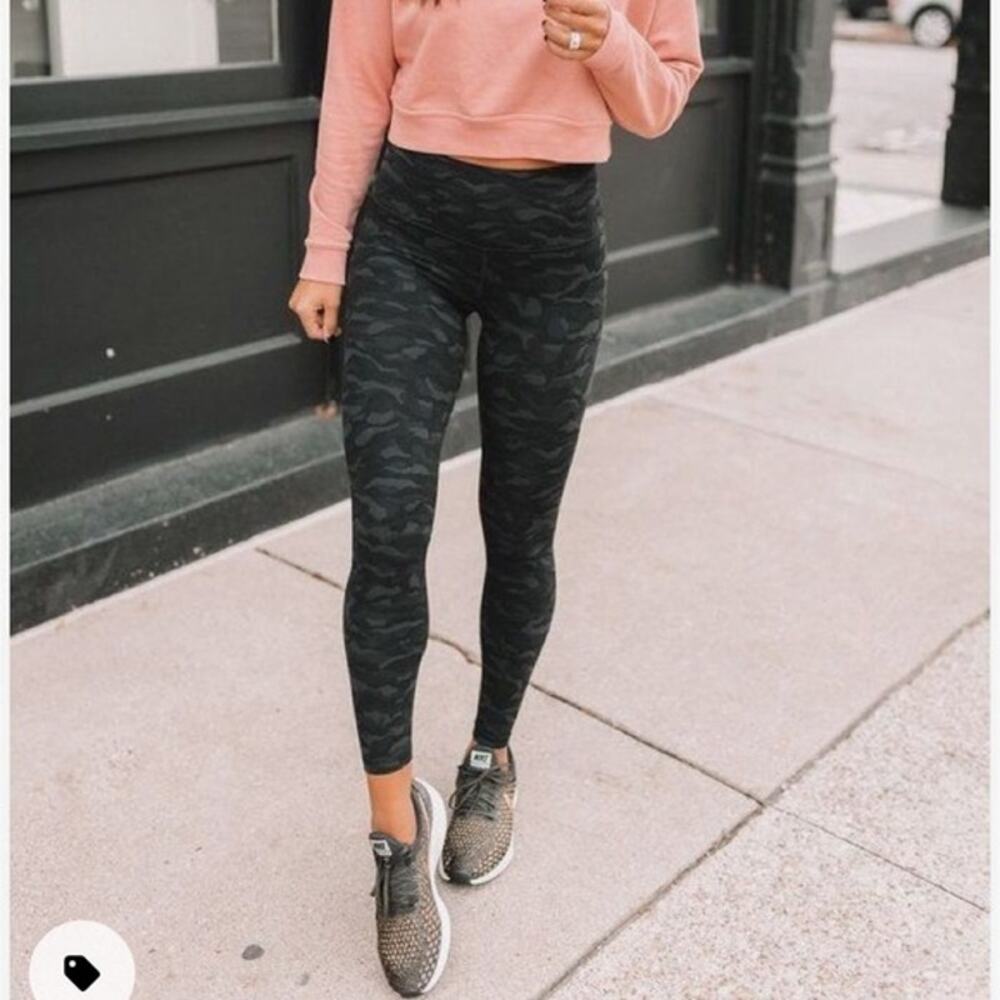 BAGATELLE Seamless Camo Leggings Small Black Yoga Ankle‎ Pull On Spandex Blend